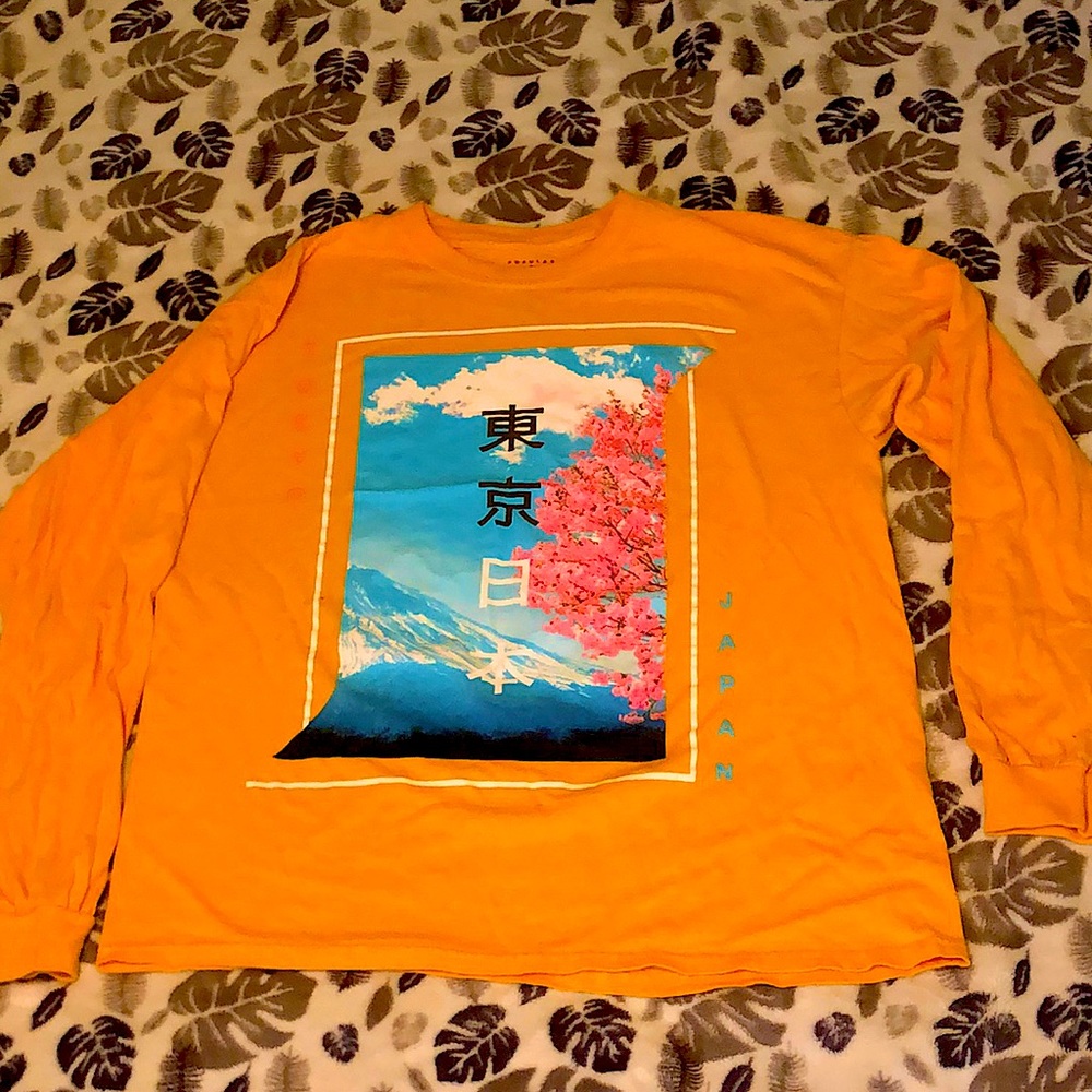 It is a oversized t-shirt I bought in a size Large 100% cotton.